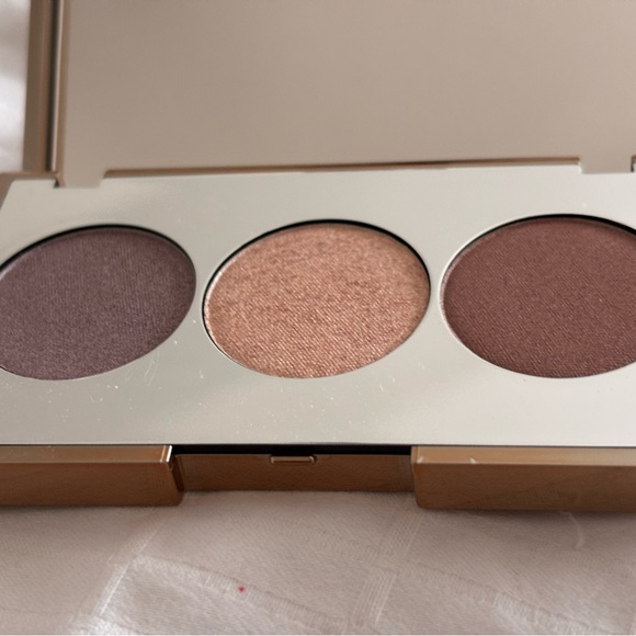 Chantecaille Bronze and Teal Turtle Case - Picture 8 of 8